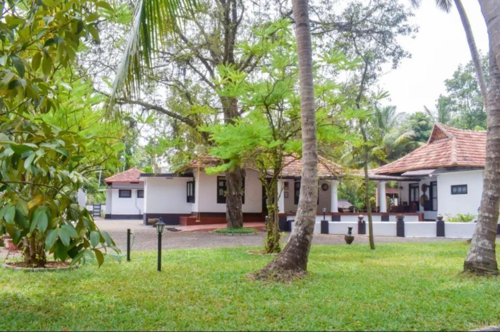 Babira Brookside Heritage Resort 库玛拉孔 外观 照片