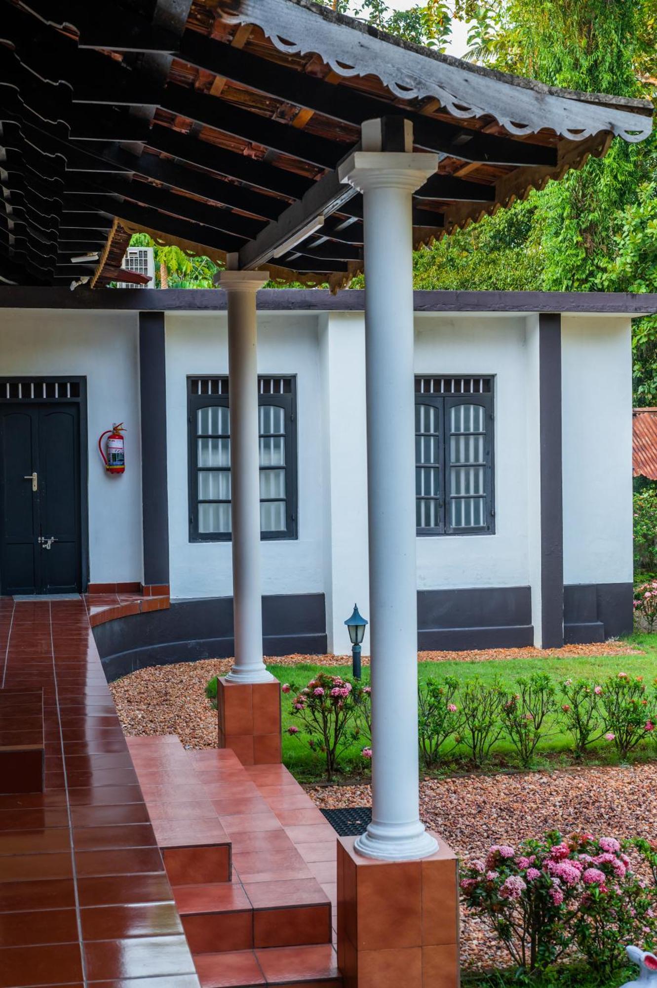 Babira Brookside Heritage Resort 库玛拉孔 外观 照片